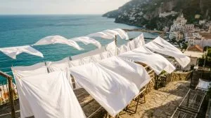 Linge de maison professionnel en coton biologique certifié GOTS, produit sur mesure par Alaya Fabrics pour les professionnels de l'hôtellerie, la restauration et le bien-être à Marseille et en région PACA. Draps, serviettes et linge de table fabriqués dans les ateliers d'Alaya Fabrics (Tamil Nadu, Inde) avec traçabilité complète de la fibre au produit fini.